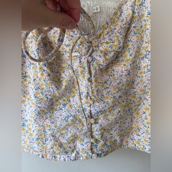 ASTR The Label Lace Up Floral Tie Keyhole Front Puff Sleeve Top Size Small - Picture 6 of 9